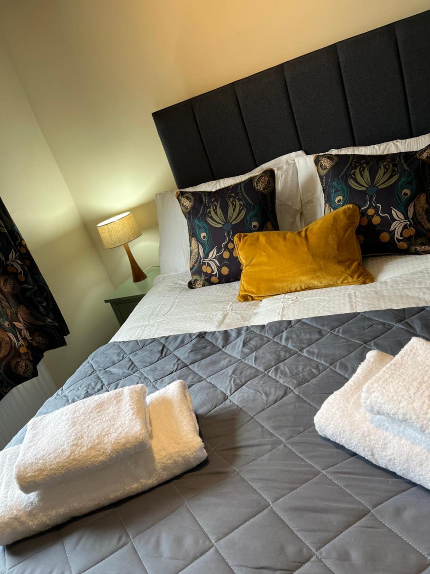 Hare And Hounds Hotel Foulridge ภายนอก รูปภาพ