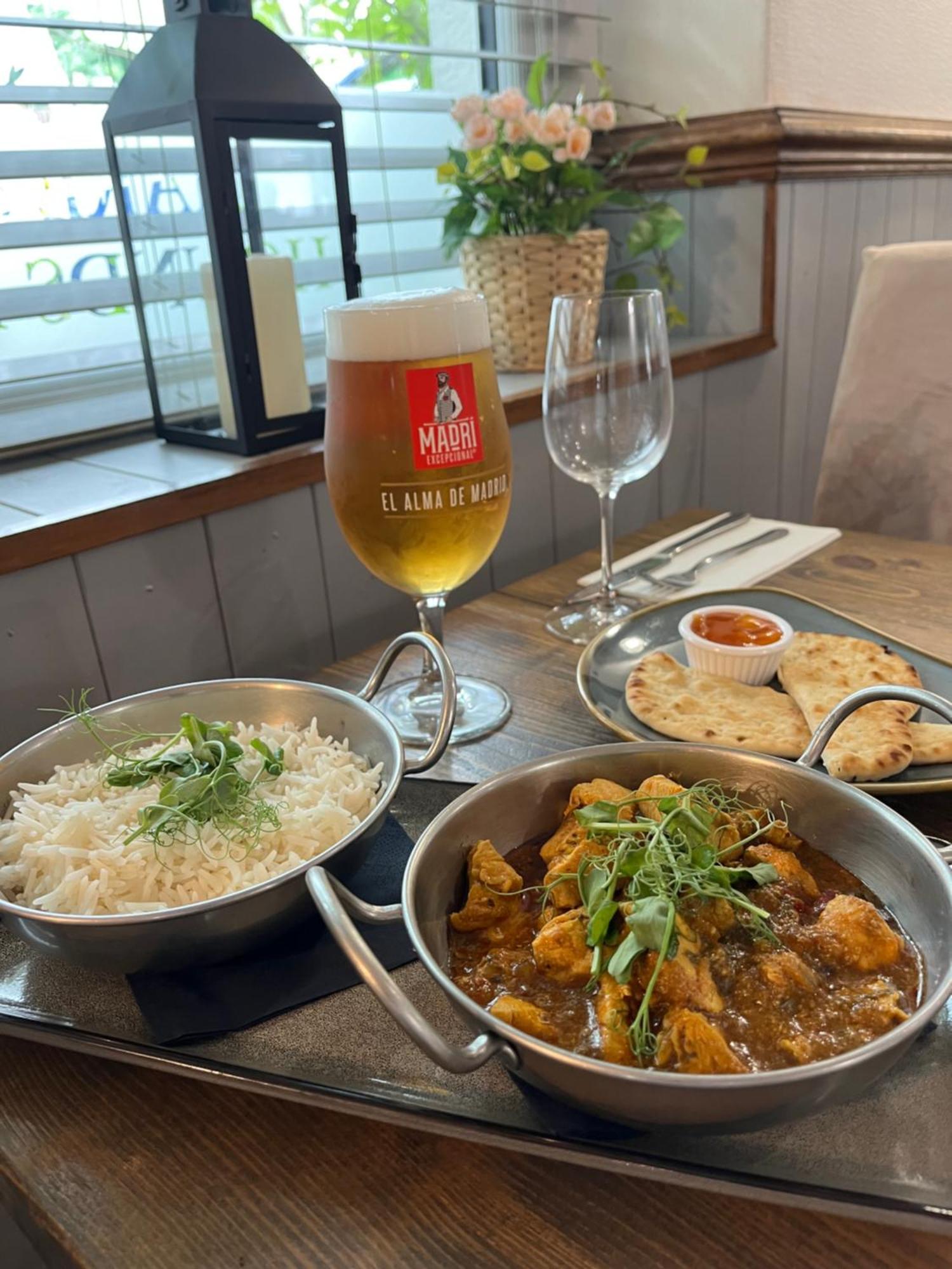 Hare And Hounds Hotel Foulridge ภายนอก รูปภาพ